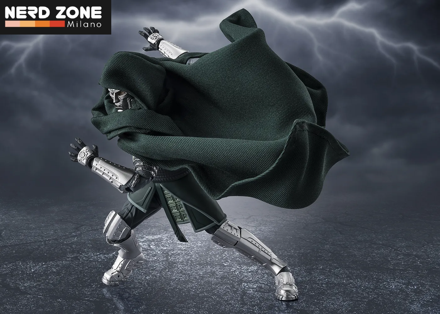 PRE ORDINE - BANDAI - S.H. FIGUARTS Avengers Doomsday Doctor Doom S.h.figuarts
