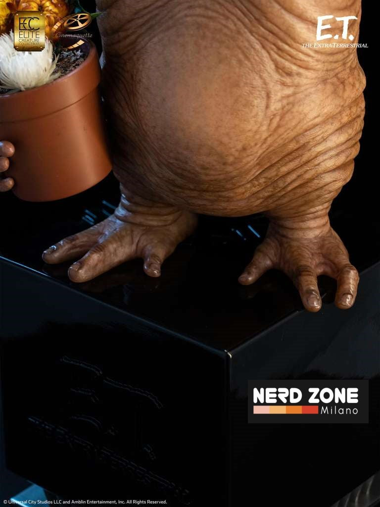 Elite Creature Collectibles – E.T. The Extra-Terrestrial Statue 1/3