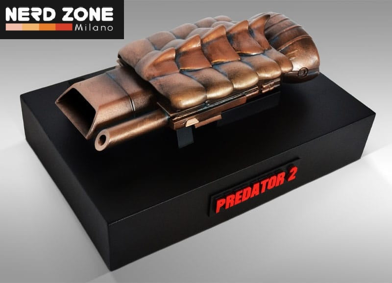 HOLLYWOOD COLLECTIBLES - Predator 2 Model Life-Size Replica Plasmacaster 25 cm