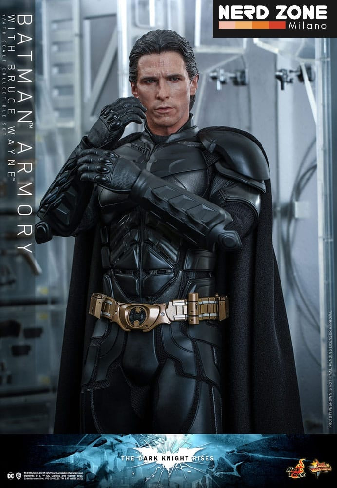 HOT TOYS - The Dark Knight Rises Movie Masterpiece Action Figures & Diorama 1/6 Batman Armory with Bruce Wayne 30 cm