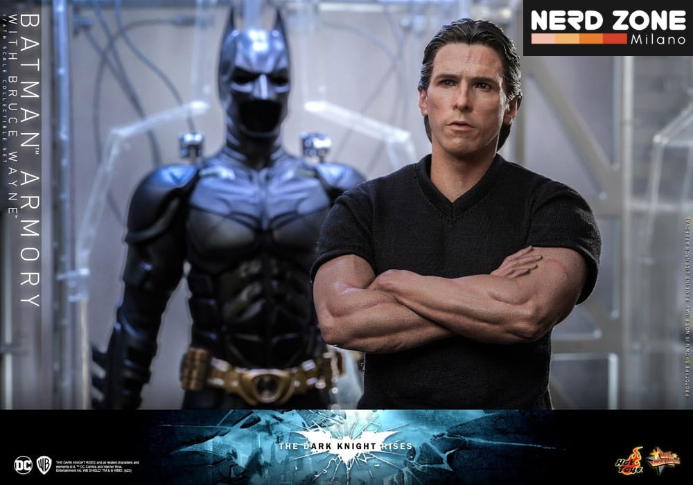HOT TOYS - The Dark Knight Rises Movie Masterpiece Action Figures & Diorama 1/6 Batman Armory with Bruce Wayne 30 cm