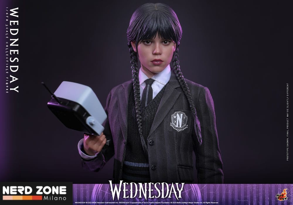 HOT TOYS - Wednesday Action Figure 1/6 Wednesday 27 cm