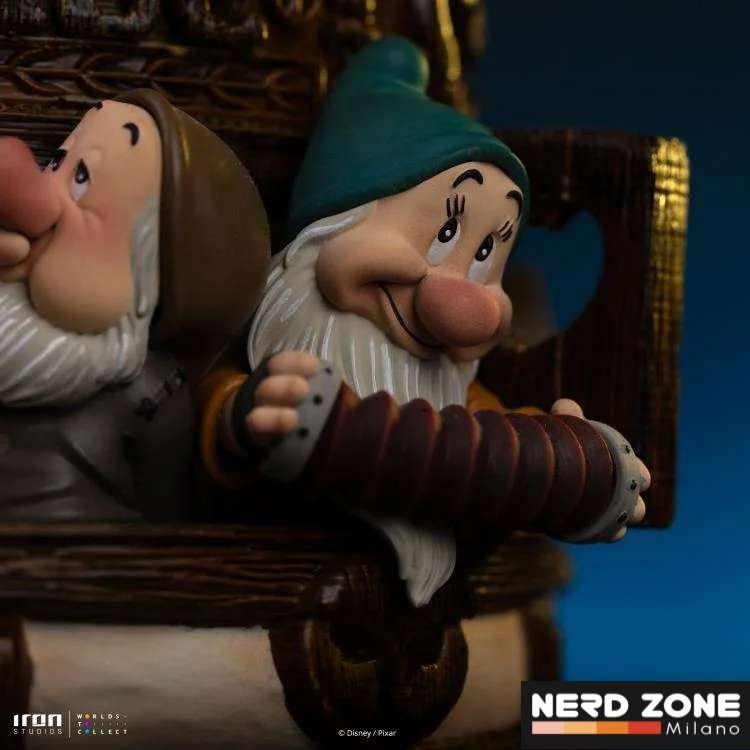 IRON STUDIOS - Disney Classic Snow White And The Seven Dwarves 1/10 Deluxe Statue