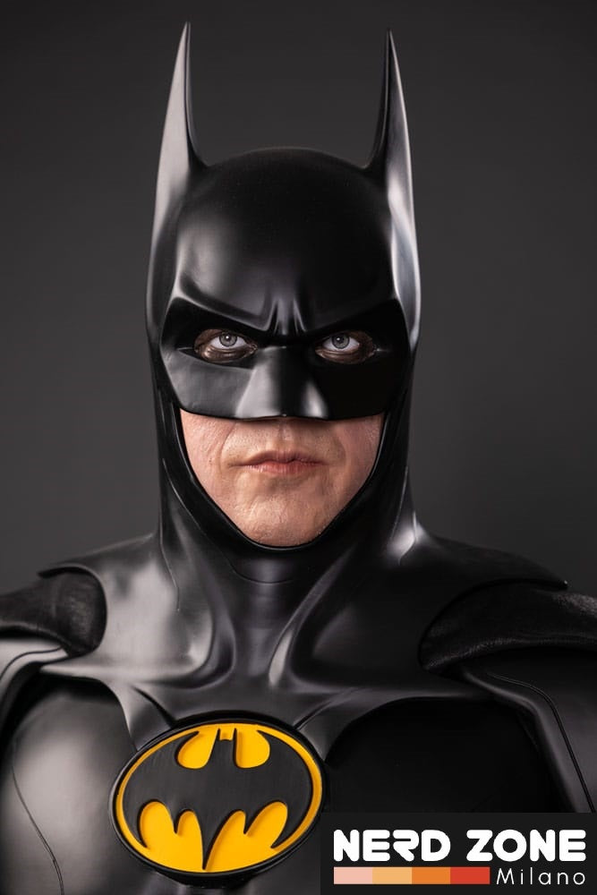 The Flash Life-Size Statue Batman Keaton 2 211 cm