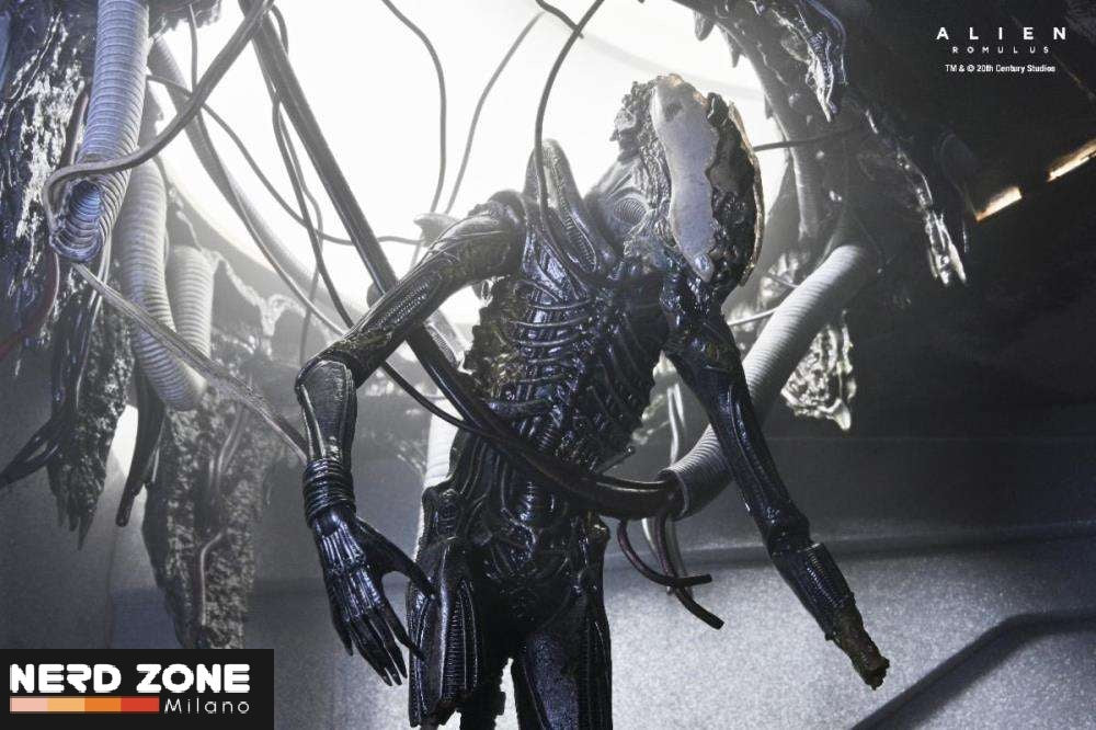 NECA - Alien Romulus Deluxe Suspended Lab Xenomorph XX121 Action Figure