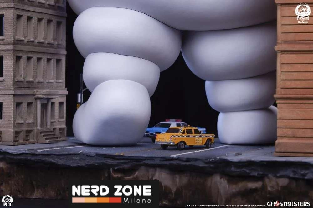 PCS (Premium Collectibles Studio) - Ghostbusters Stay Puft Marshmallow Man Diorama Dlx Edition