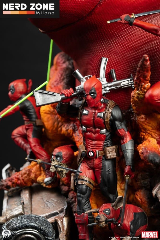 PCS (Premium Collectibles Studio) - Marvel Fine Art Bust Deadpool Deluxe Edition 42 cm