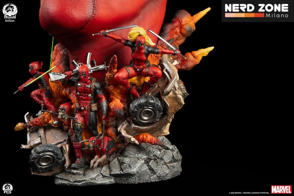 PCS (Premium Collectibles Studio) - Marvel Fine Art Bust Deadpool Deluxe Edition 42 cm