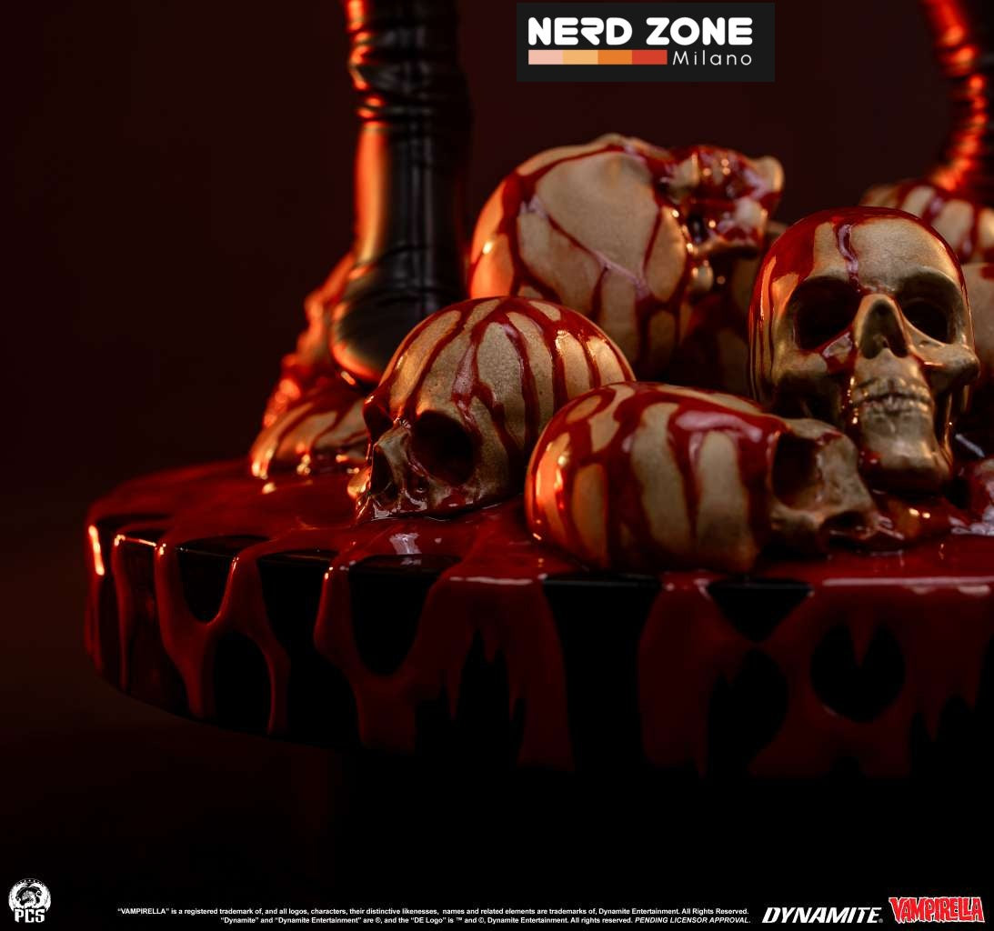 PCS (Premium Collectibles Studio) - Vampirella 1/2 scale Statue