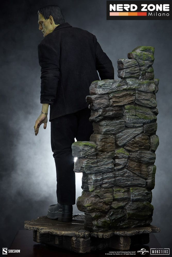 SIDESHOW - Frankenstein Premium Format Mixed Media Statue Frankenstein (Fabric Costume) 57 cm