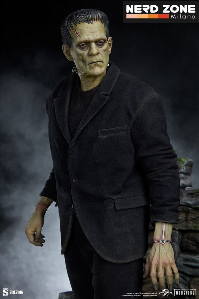SIDESHOW - Frankenstein Premium Format Mixed Media Statue Frankenstein (Fabric Costume) 57 cm