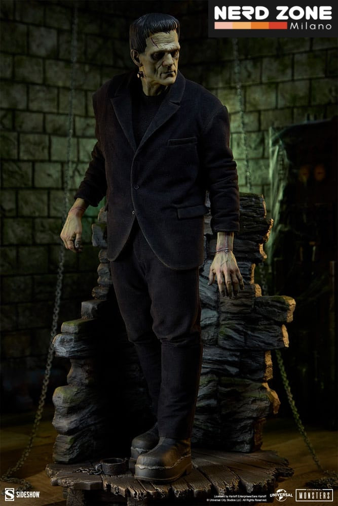 SIDESHOW - Frankenstein Premium Format Mixed Media Statue Frankenstein (Fabric Costume) 57 cm
