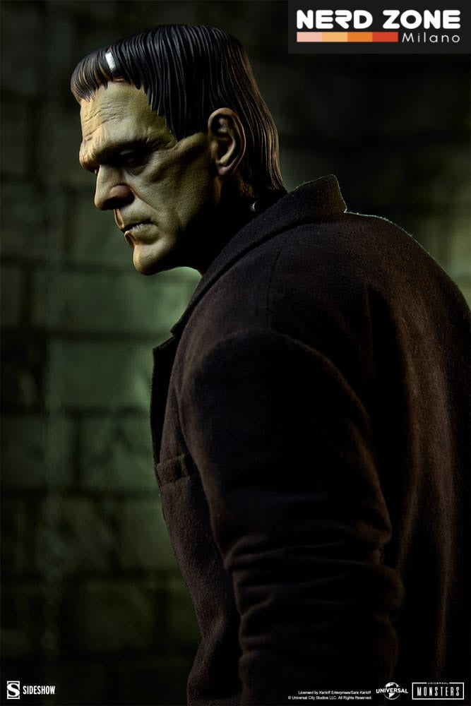 SIDESHOW - Frankenstein Premium Format Mixed Media Statue Frankenstein (Fabric Costume) 57 cm