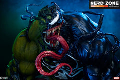 SIDESHOW - Marvel Premium Format Statue Venomized Hulk 63 cm