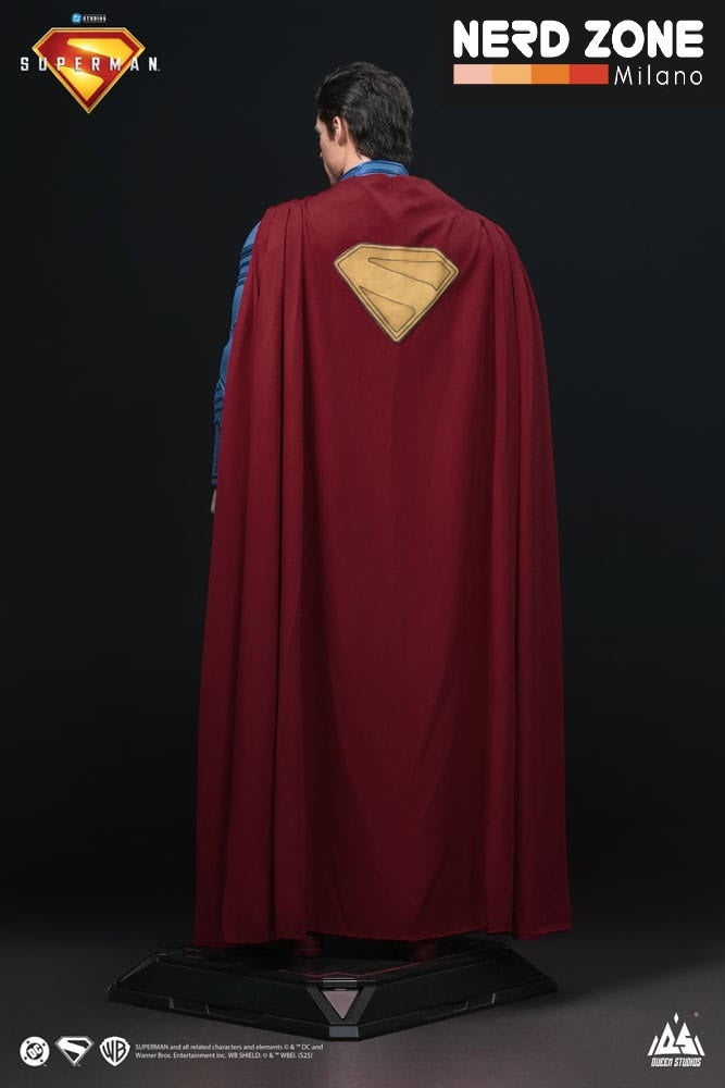 QUEEN STUDIOS - Superman 2025 Life-Size Statue Superman 208 cm Statui 1/1 a grandezza naturale DC Comics