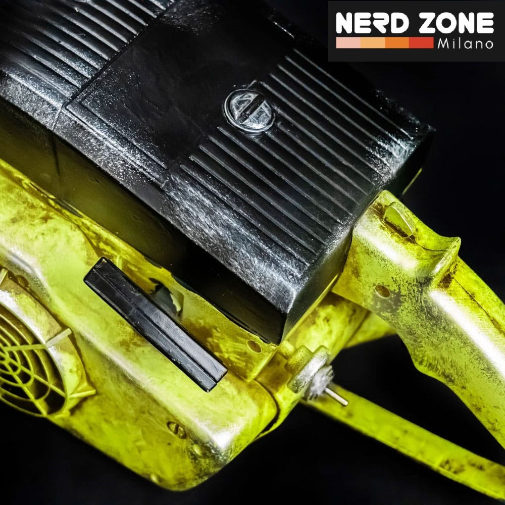 TRICK OR TREAT - Texas Chainsaw Massacre Figure Chainsaw with Sound 76 cm