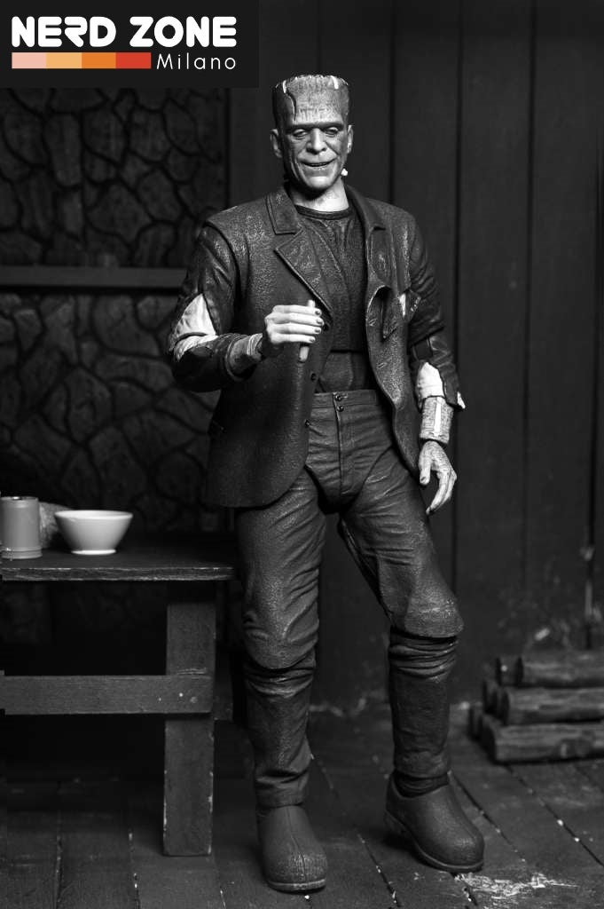 NECA - Universal Monster Bride Frankenstein Monster Ult B&W Af
