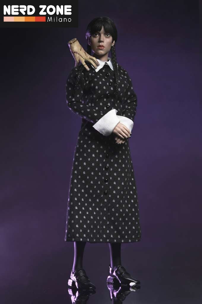 NECA - Wednesday addams classic dress clothed af