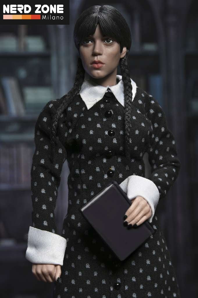 NECA - Wednesday addams classic dress clothed af