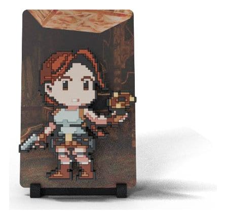 PRE ORDINE - Tomb Raider FiGGYZ Magnet Collectible Lara Croft Holding Scion 11 cm