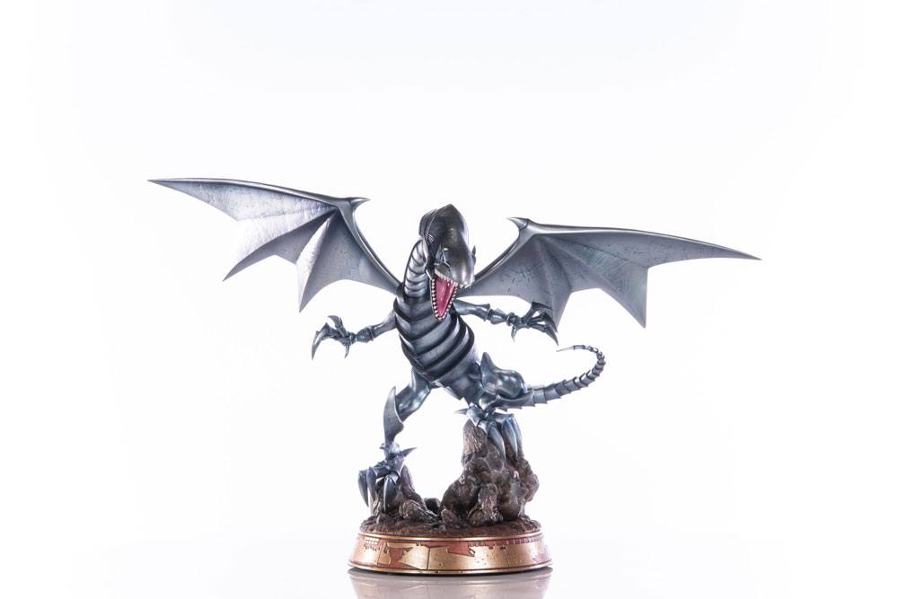 PRE ORDINE - Yu-Gi-Oh! PVC Statue Blue-Eyes White Dragon Silver Edition 35 cm