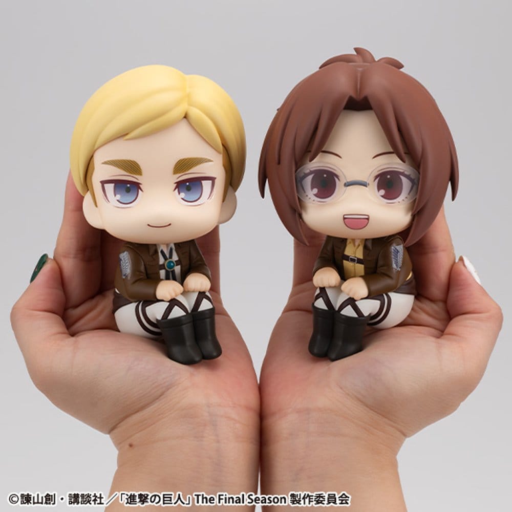 PRE ORDINE - Attack on Titan Look Up PVC Statues Hange Zoe & Erwin Smith (with gift) 11 cm