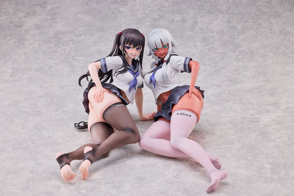 PRE ORDINE - World Where the Thickness of a Girl's Thighs is Equal to Her Social Status Statues 1/5 Raura Aiza & Iroha Shishikura 14 cm