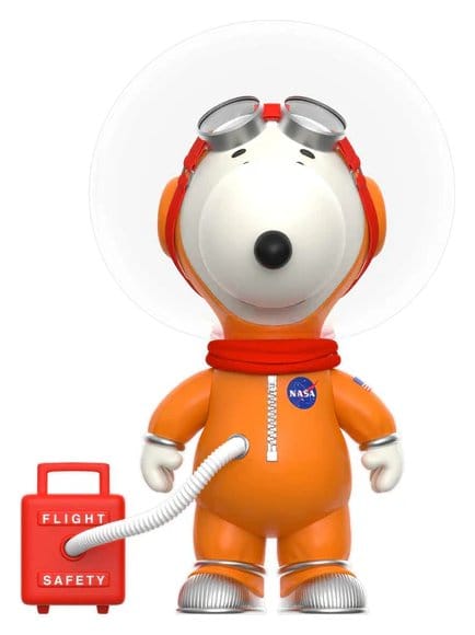 PRE ORDINE - Peanuts Supersize Vinyl Action Figure Snoopy Spacesuit Orange 30 cm