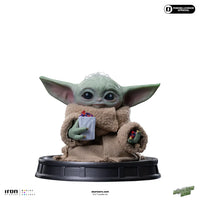 IRON STUDIOS - Mandalorian & Grogu Movie Popcorn Time 1/4 Legacy Statue