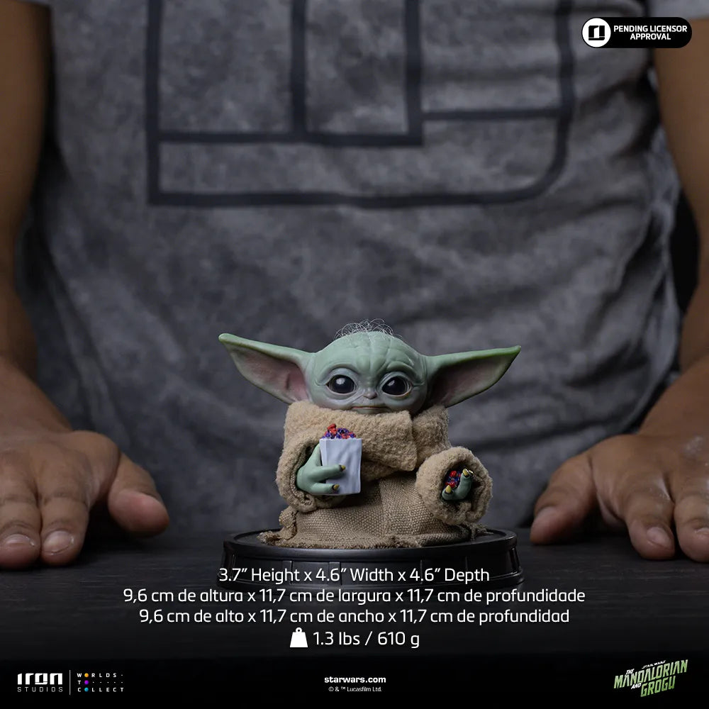 IRON STUDIOS - Mandalorian & Grogu Movie Popcorn Time 1/4 Legacy Statue