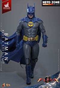 HOT TOYS - The Flash Movie Masterpiece Action Figure 1/6 Batman (Blue & Grey Suit) Limited Edition Hot Toys Exclusive 30 cm MMS834