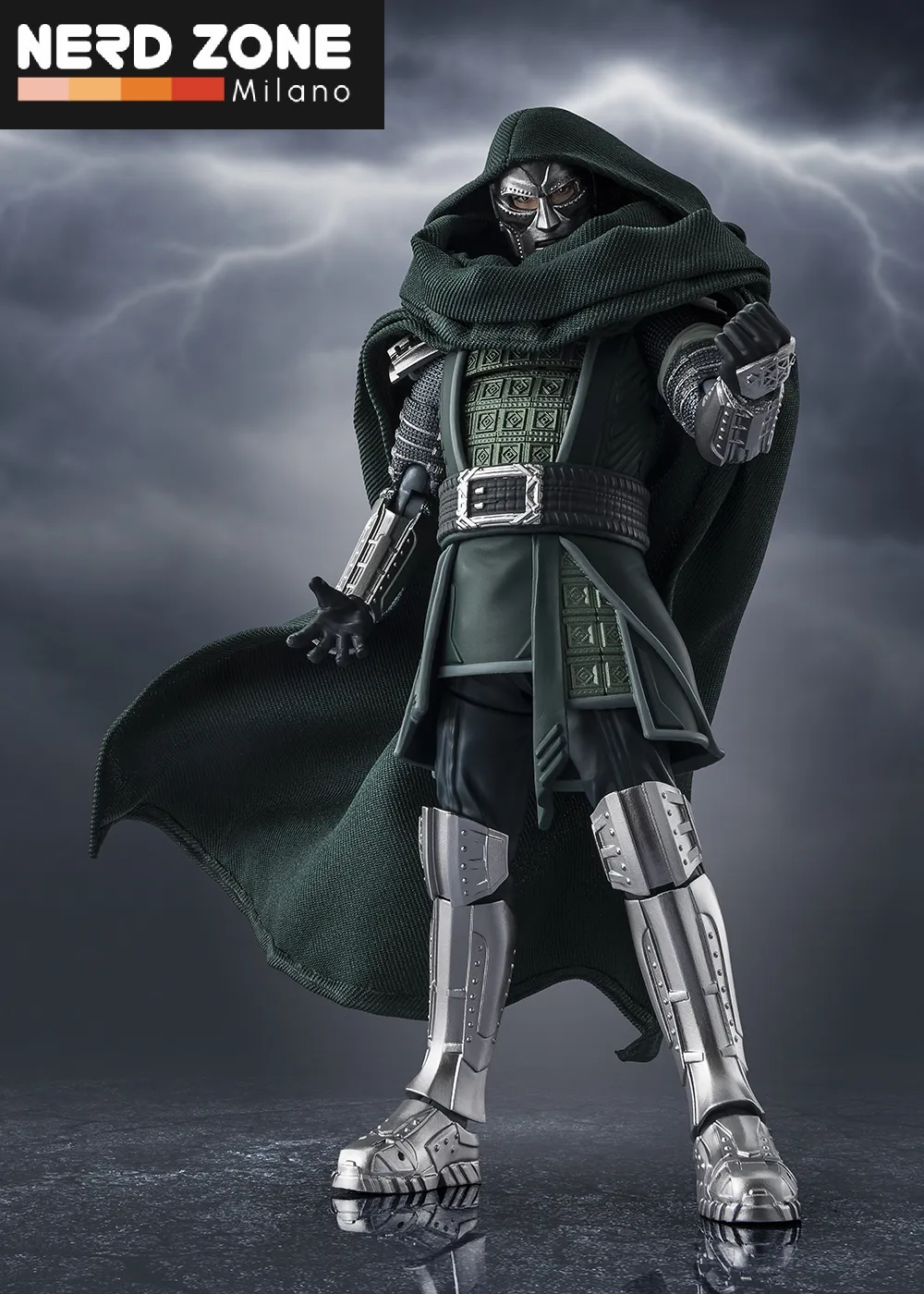 PRE ORDINE - BANDAI - S.H. FIGUARTS Avengers Doomsday Doctor Doom S.h.figuarts