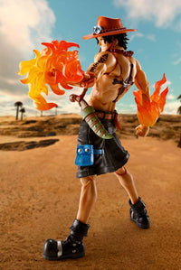 BANDAI - S.H. FIGUARTS One Piece Zero - Portgas D. Ace Fire fist