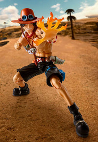 BANDAI - S.H. FIGUARTS One Piece Zero - Portgas D. Ace Fire fist