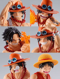 BANDAI - S.H. FIGUARTS One Piece Zero - Portgas D. Ace Fire fist