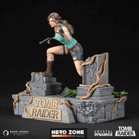DARK HORSE TOYS - Tomb Raider Lara Croft 24 cm Pvc Statue