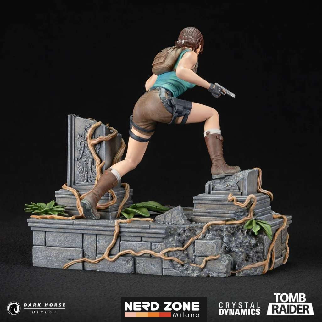 DARK HORSE TOYS - Tomb Raider Lara Croft 24 cm Pvc Statue