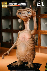 ELITE CREATURE COLLECTIBLES - E.T. The Extra-Terrestrial Life-Size Statue E.T. 132 cm Statua 1/1 a Grandezza Naturale