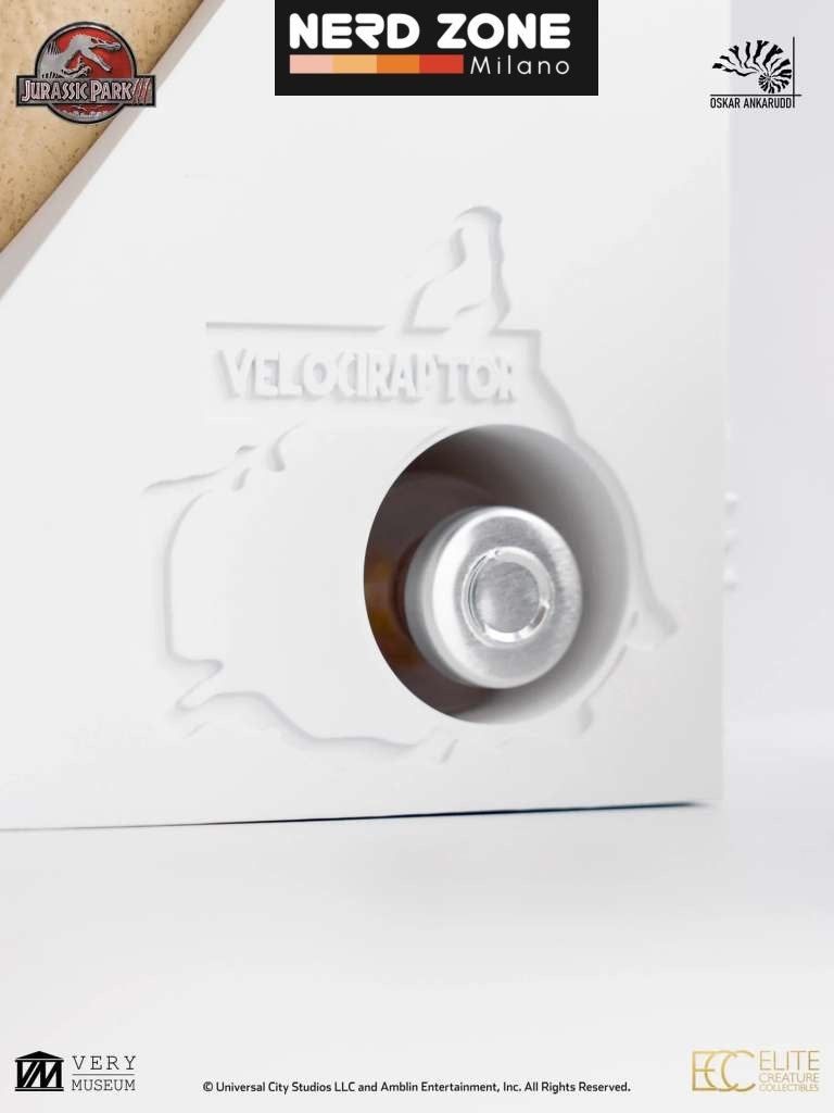 PRE ORDER ELITE CREATURE COLLECTIBLES - Jurassic Park 3 White Queen Egg Hatching