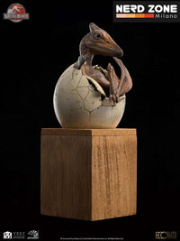 ELITE CREATURE COLLECTIBLES - Jurassic Park Hatching Pterosaur Replica