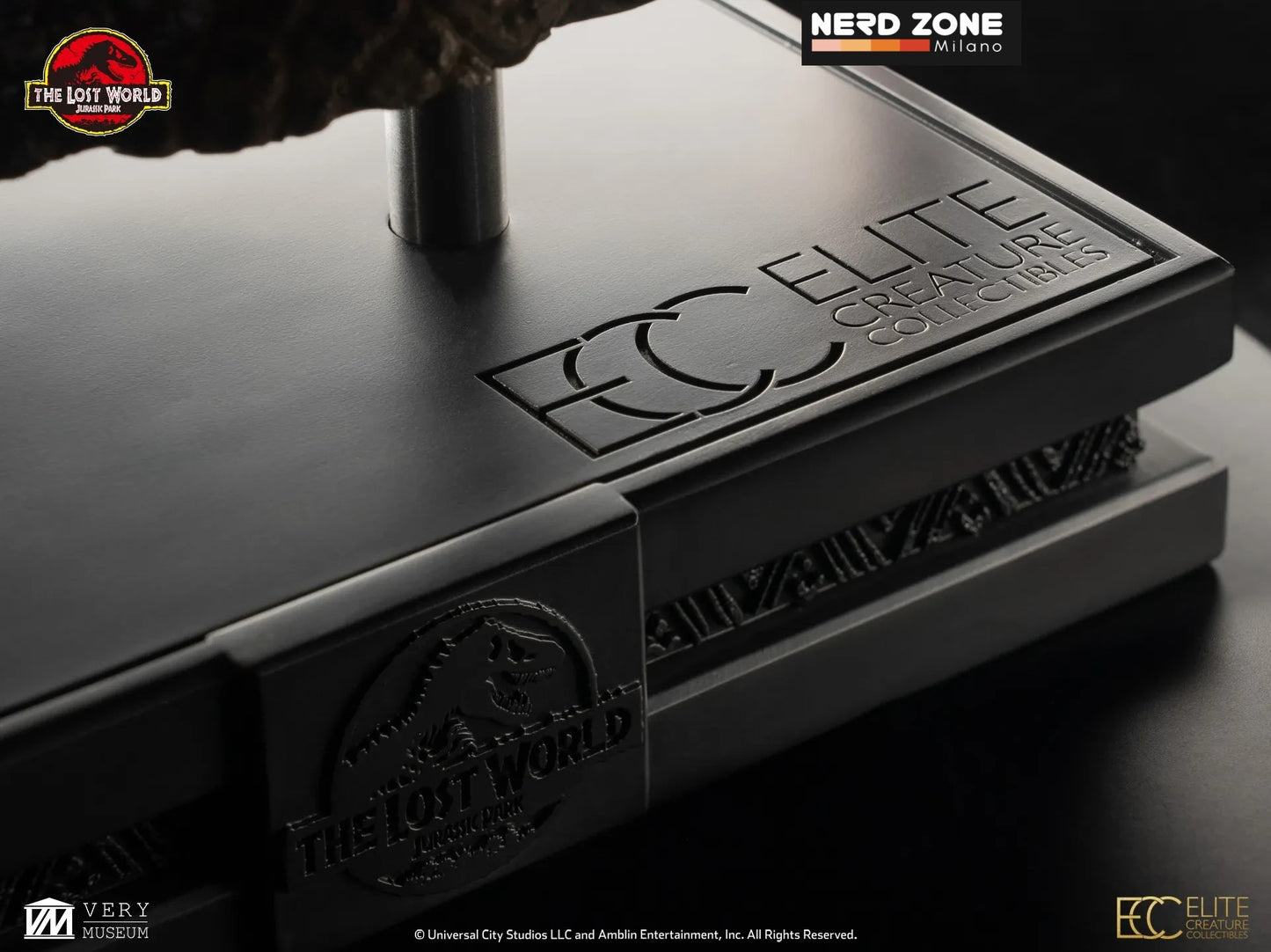 PRE ORDER ELITE CREATURE COLLECTIBLES - Jurassic Park The Lost World Male Velociraptor Eye Prop Replica