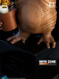 Elite Creature Collectibles – E.T. The Extra-Terrestrial Statue 1/3