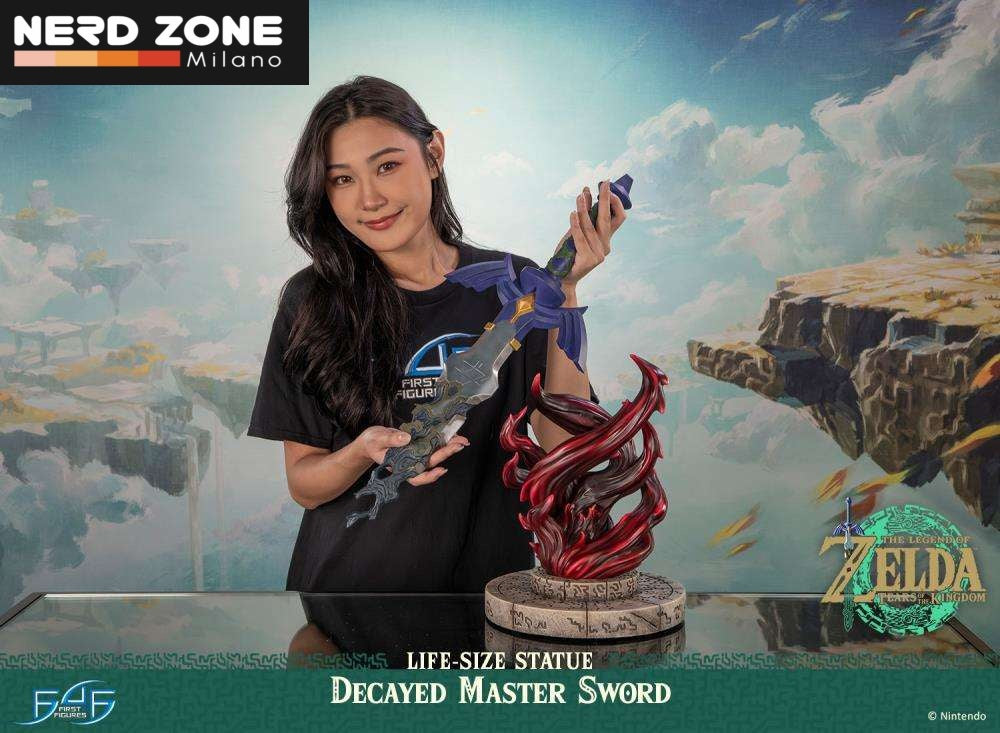 PRE ORDINE FIRST4FIGURES - Legend Of Zelda Tears Of The Kingdom Decayed Master Sword Life-Size Statue