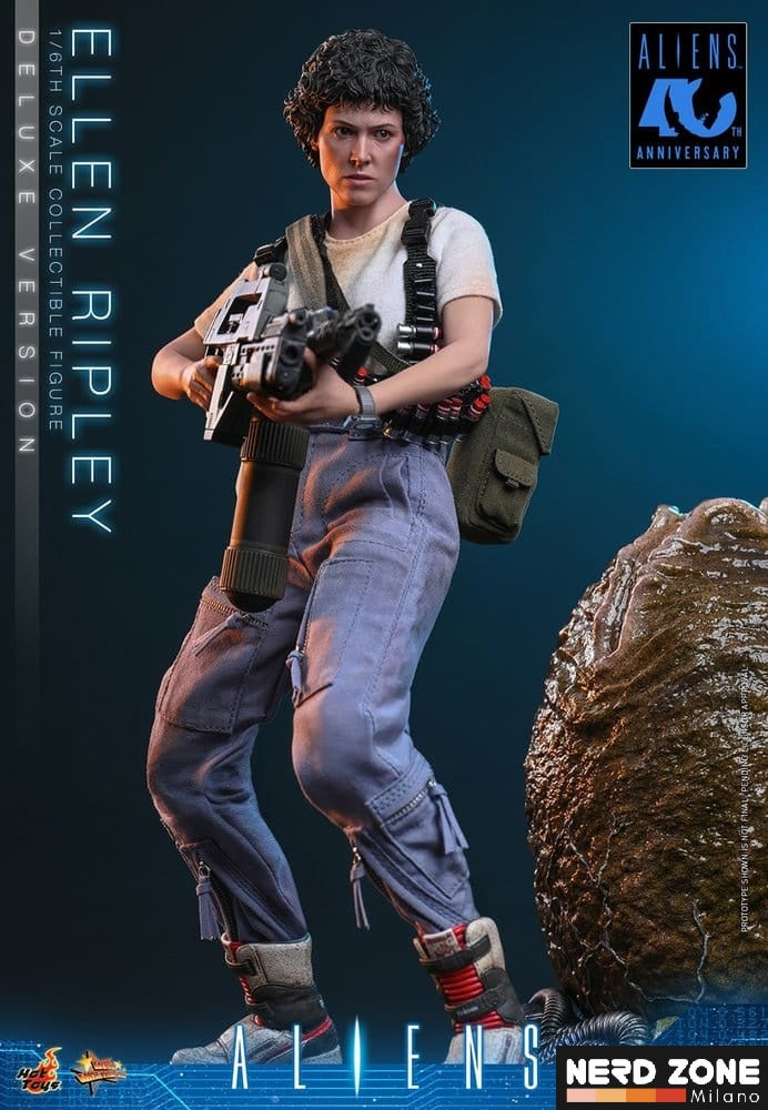 PRE ORDINE - HOT TOYS - Alien Movie Masterpiece Action Figure 1/6 Ellen Ripley (Deluxe Version) 30 cm