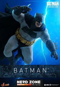 HOT TOYS - Batman: The Dark Knight Returns Comic Masterpiece Action Figure 1/6 Batman 32 cm