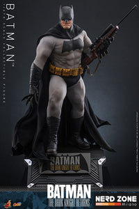 HOT TOYS - Batman: The Dark Knight Returns Comic Masterpiece Action Figure 1/6 Batman 32 cm