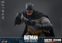 HOT TOYS - Batman: The Dark Knight Returns Comic Masterpiece Action Figure 1/6 Batman 32 cm