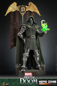 HOT TOYS - Marvel Comic Masterpiece Action Figure 1/6 Doctor Doom 33 cm