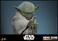 PRE ORDINE - HOT TOYS - Star Wars: Revenge of the Sith Movie Masterpiece Action Figure 1/6 Yoda 14 cm