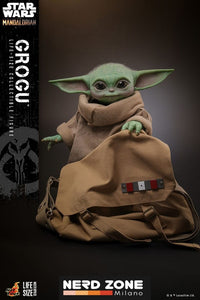 HOT TOYS - Star Wars: The Mandalorian Life-Size Masterpiece Action Figure Grogu 37 cm
